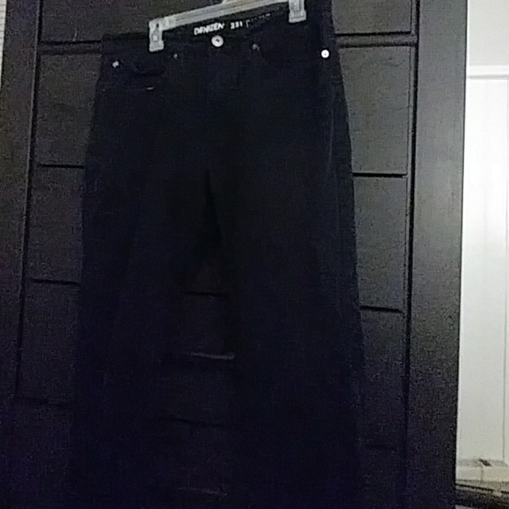 Levi black jean